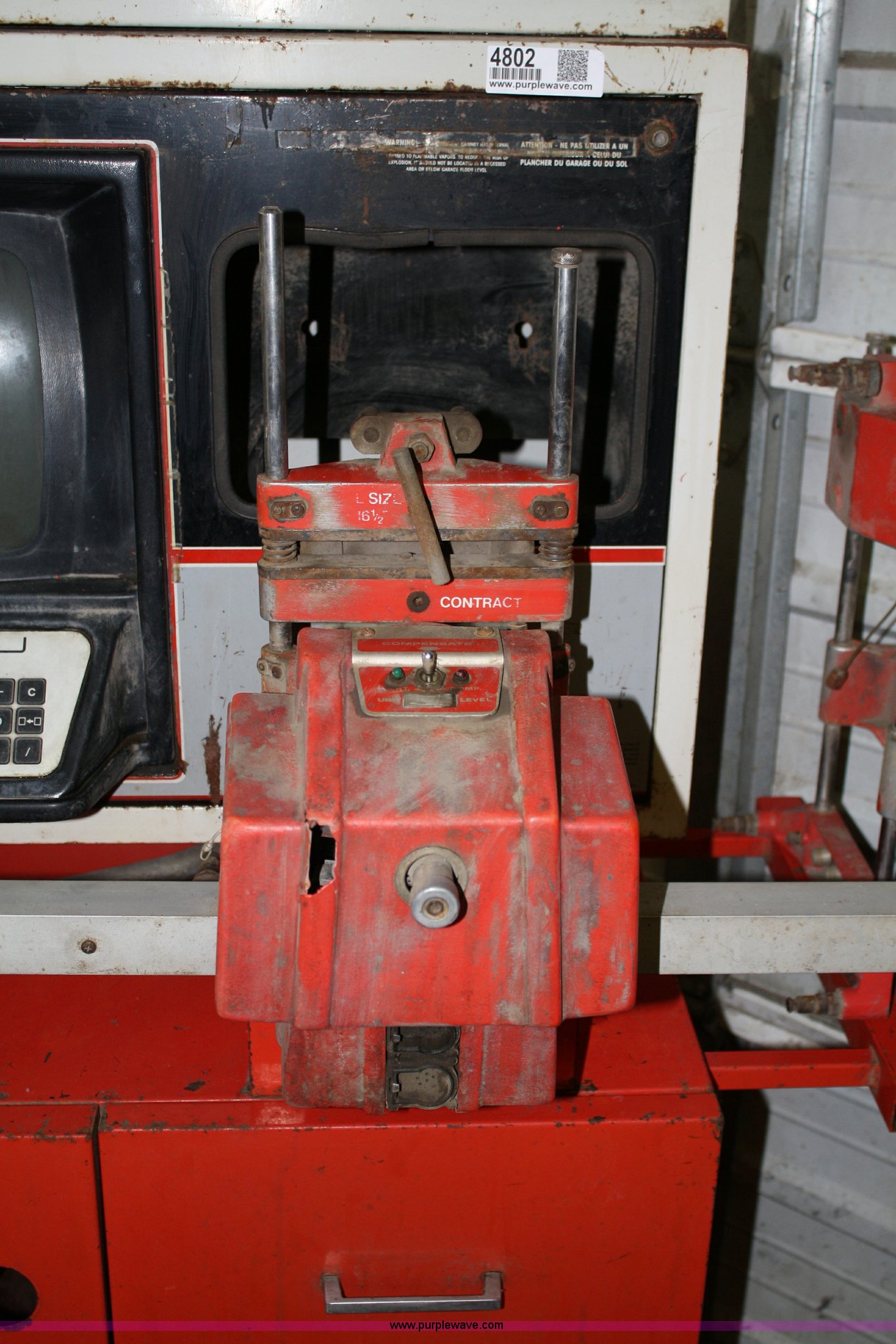 Hunter wheel alignment machine in Lawrence, KS Item 4802 sold