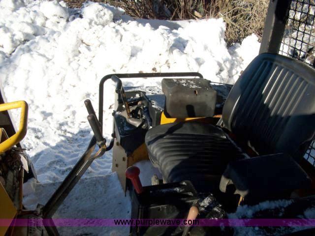 image for item 1000 1989 John Deere 550G dozer