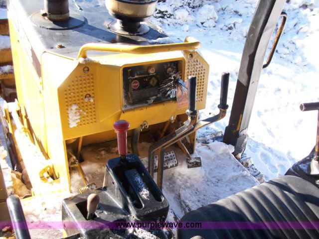 image for item 1000 1989 John Deere 550G dozer