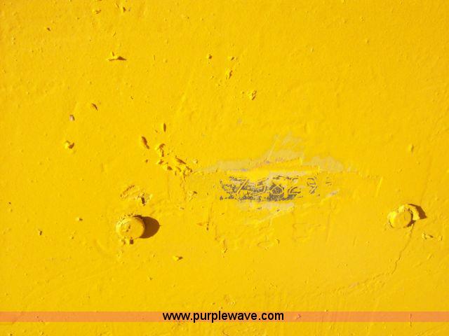 image for item 1000 1989 John Deere 550G dozer