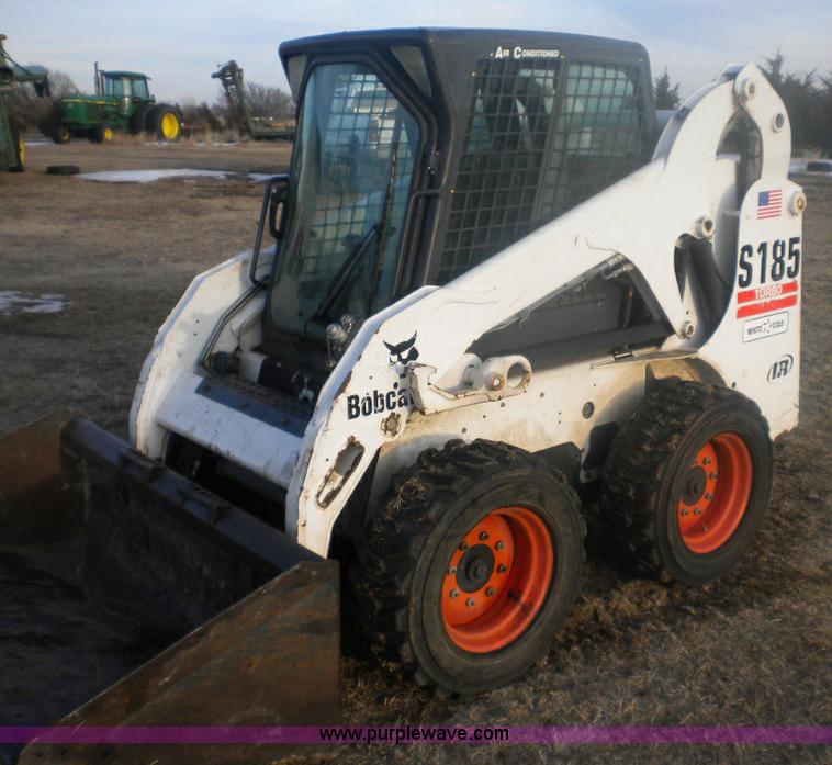 image for item 1337 2002 Bobcat S185 skid steer