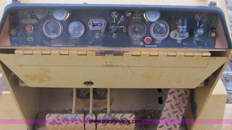 image for item 1339 1999 Case 650G dozer