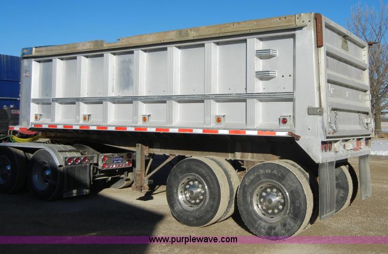image for item 2140 1985 Cobra 22' end dump trailer