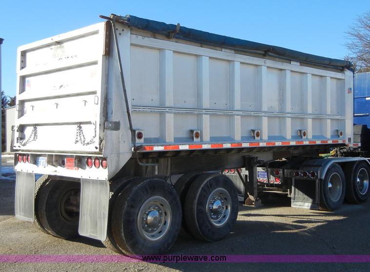 image for item 2140 1985 Cobra 22' end dump trailer