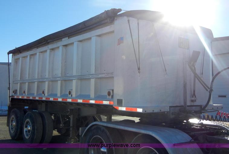 image for item 2140 1985 Cobra 22' end dump trailer