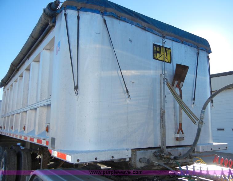 image for item 2140 1985 Cobra 22' end dump trailer