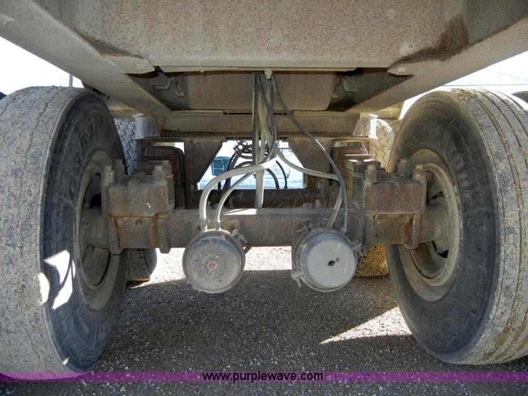 image for item 2140 1985 Cobra 22' end dump trailer