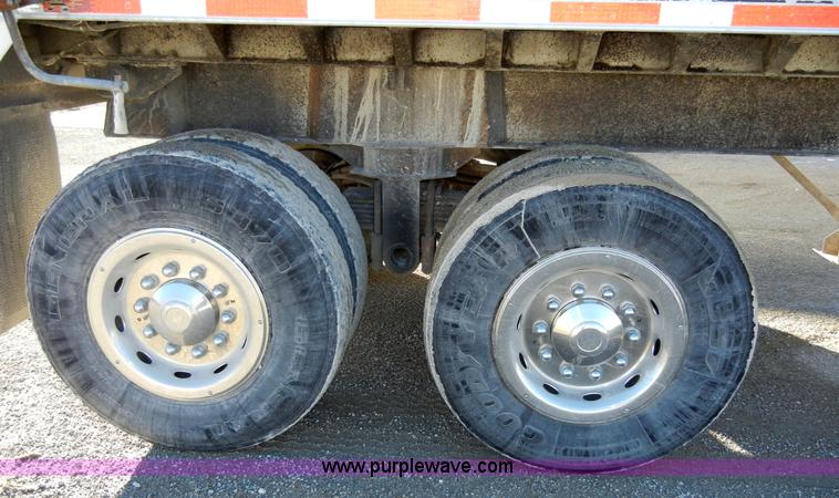 image for item 2140 1985 Cobra 22' end dump trailer