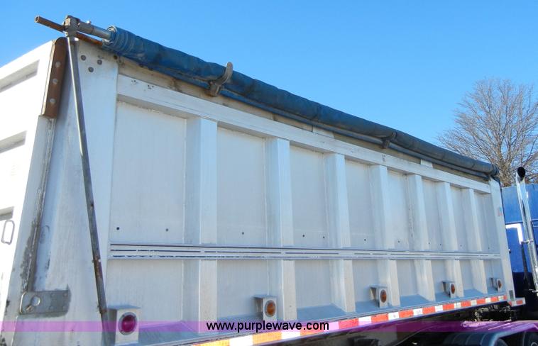 image for item 2140 1985 Cobra 22' end dump trailer