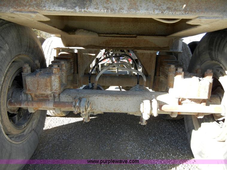 image for item 2140 1985 Cobra 22' end dump trailer