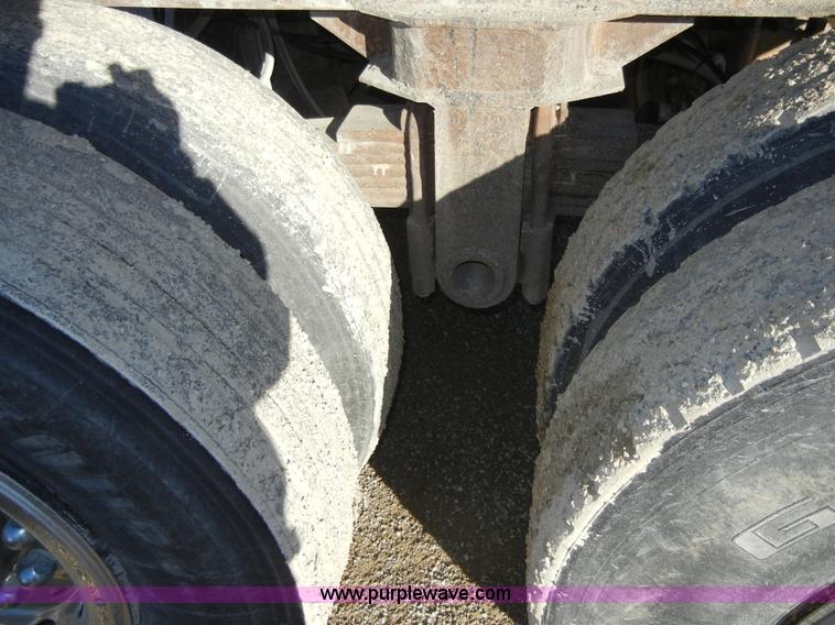 image for item 2140 1985 Cobra 22' end dump trailer