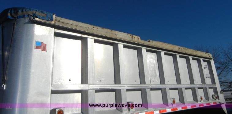 image for item 2140 1985 Cobra 22' end dump trailer