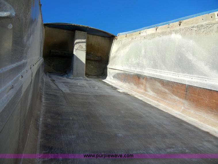 image for item 2140 1985 Cobra 22' end dump trailer