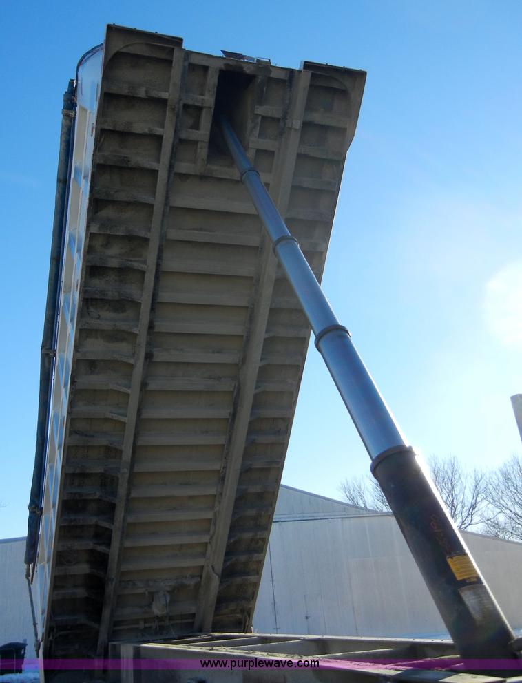 image for item 2140 1985 Cobra 22' end dump trailer