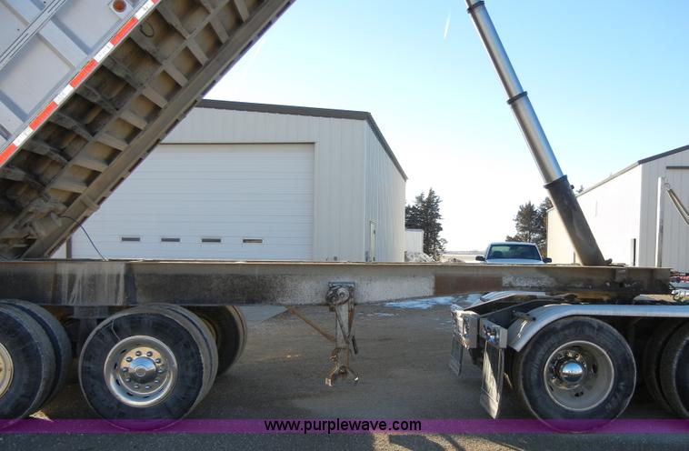 image for item 2140 1985 Cobra 22' end dump trailer