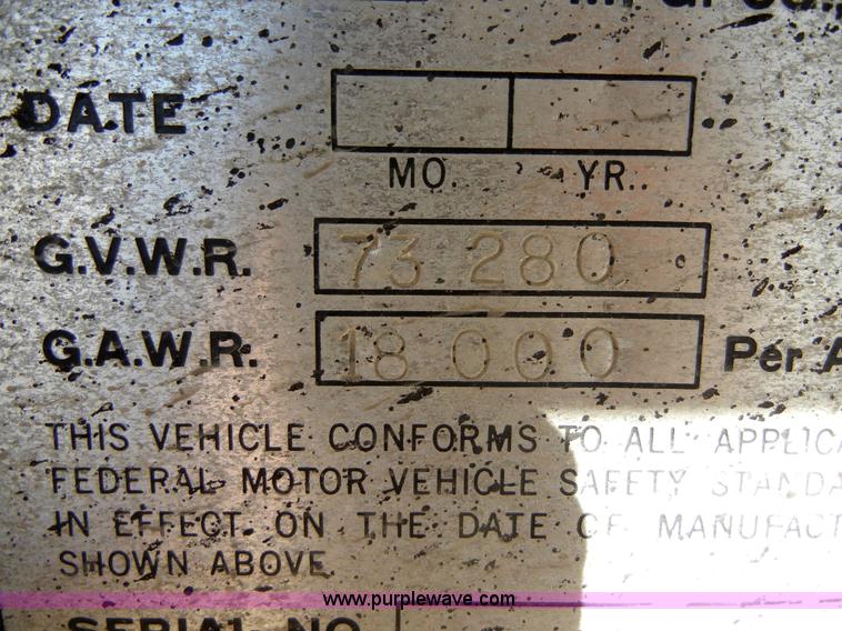 image for item 2140 1985 Cobra 22' end dump trailer