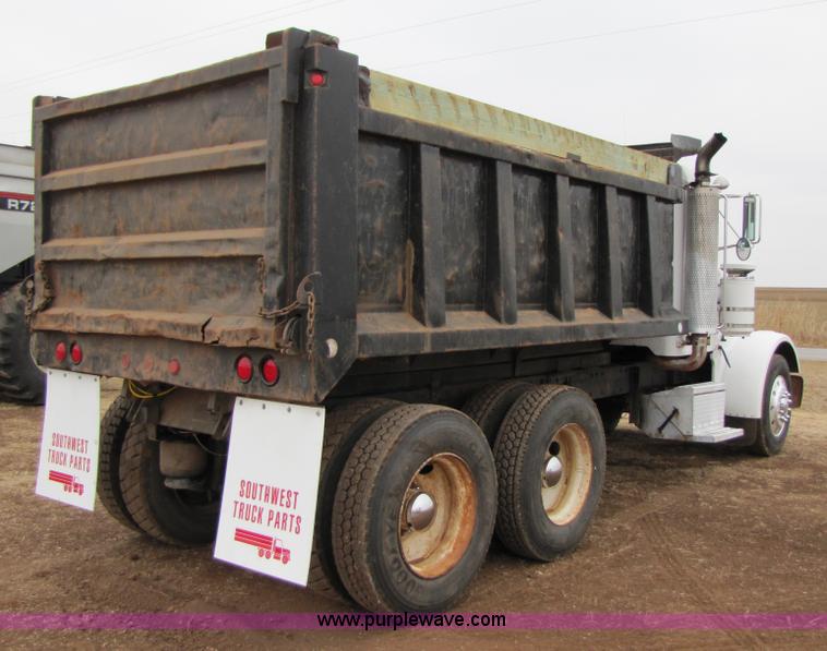 image for item 3576 1992 Peterbilt 378 dump truck