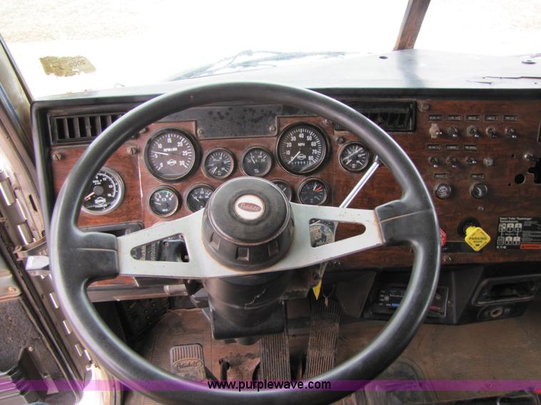 image for item 3576 1992 Peterbilt 378 dump truck