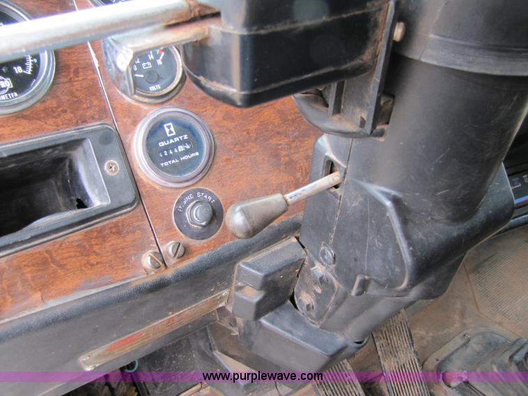 image for item 3576 1992 Peterbilt 378 dump truck