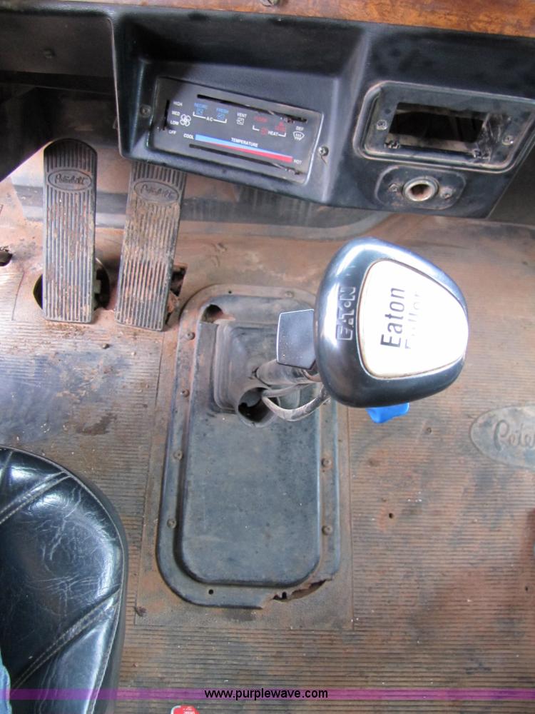 image for item 3576 1992 Peterbilt 378 dump truck