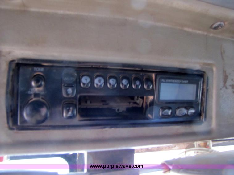 image for item 3576 1992 Peterbilt 378 dump truck