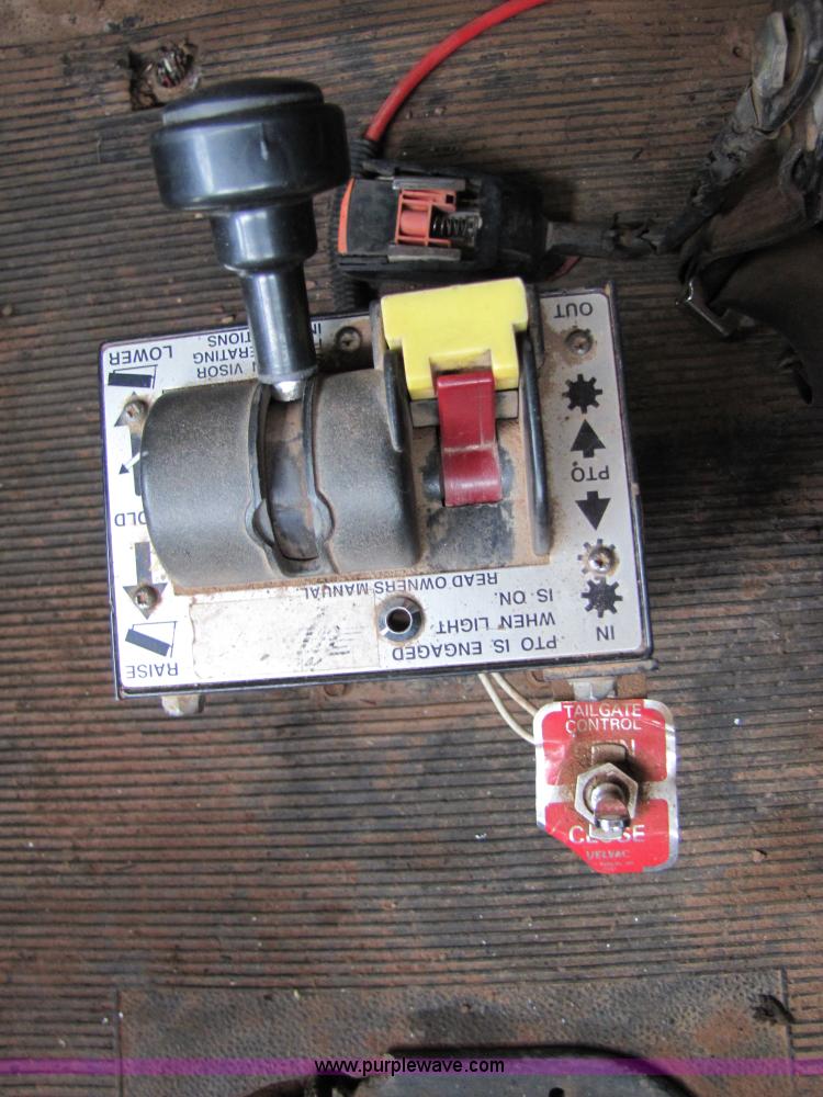 image for item 3576 1992 Peterbilt 378 dump truck