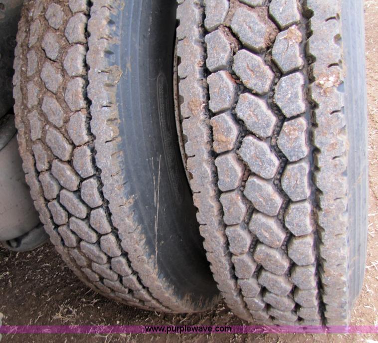 image for item 3576 1992 Peterbilt 378 dump truck