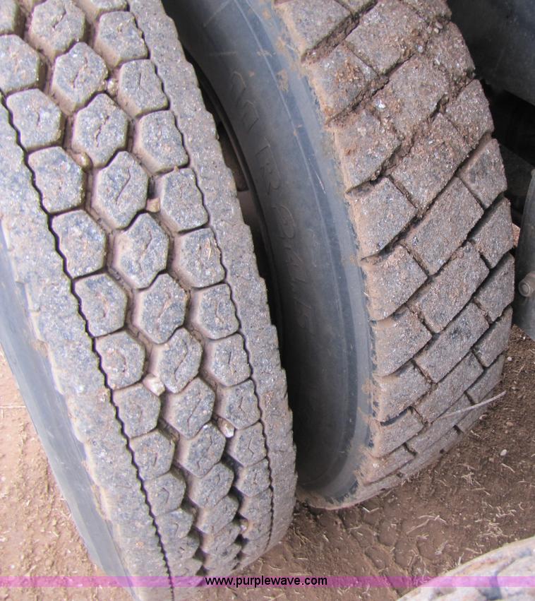 image for item 3576 1992 Peterbilt 378 dump truck