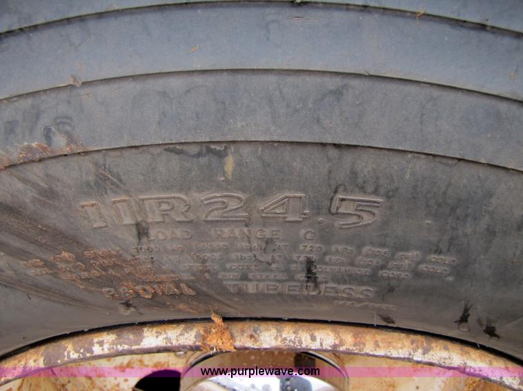 image for item 3576 1992 Peterbilt 378 dump truck