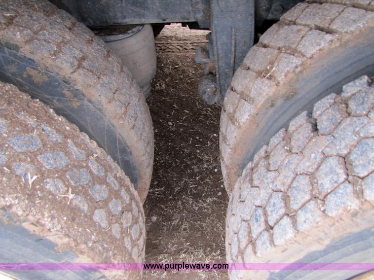 image for item 3576 1992 Peterbilt 378 dump truck