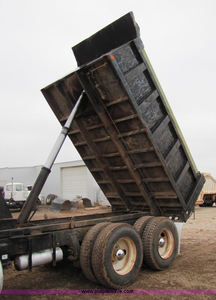 image for item 3576 1992 Peterbilt 378 dump truck
