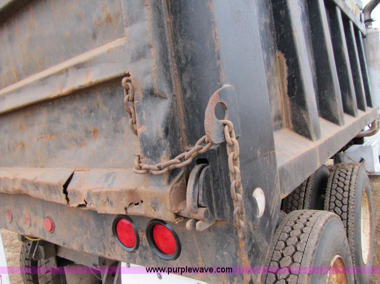 image for item 3576 1992 Peterbilt 378 dump truck