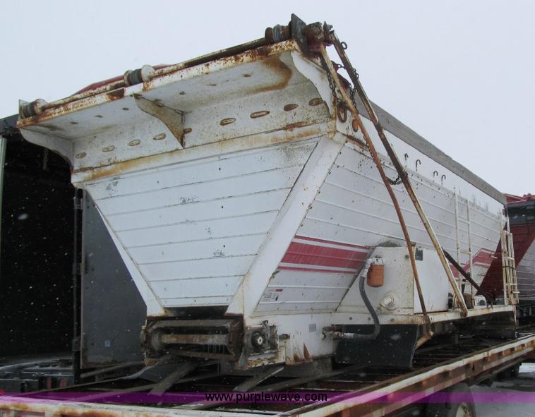 image for item 4003 1992 Flow Boy TB-500 live bottom box for truck mount