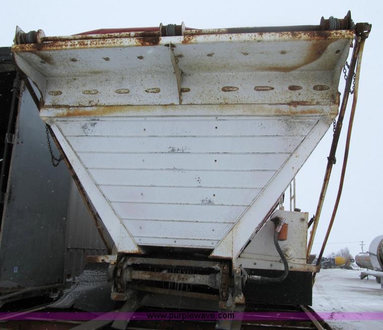 image for item 4003 1992 Flow Boy TB-500 live bottom box for truck mount