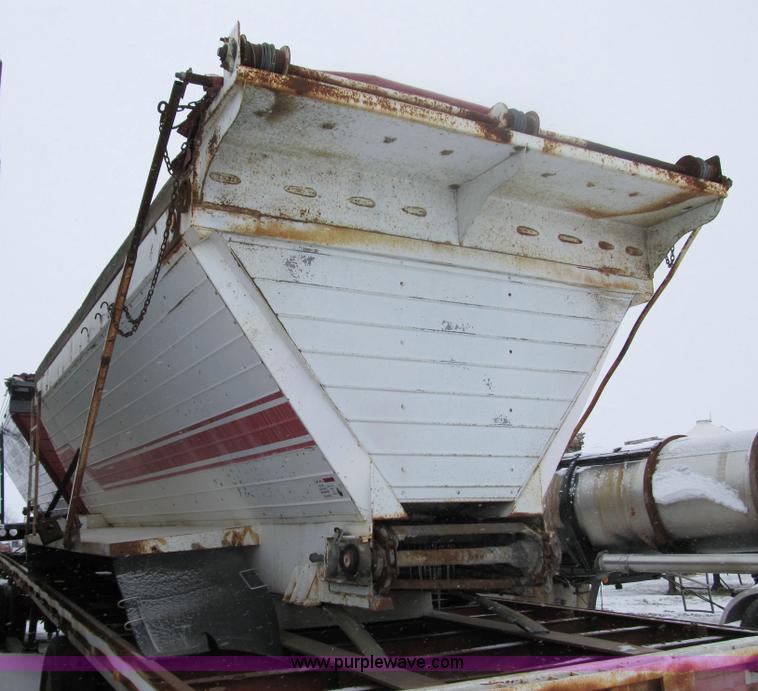 image for item 4003 1992 Flow Boy TB-500 live bottom box for truck mount