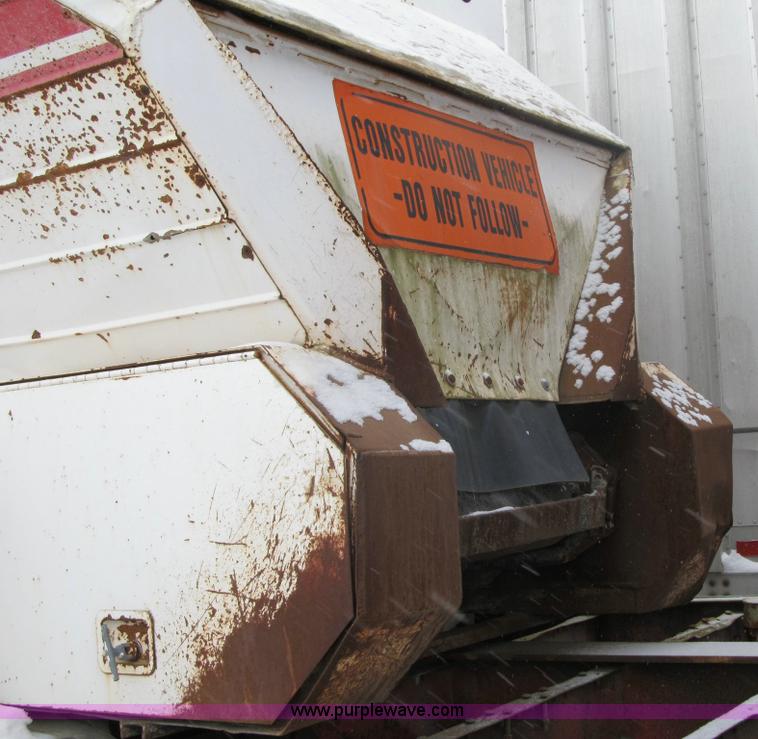 image for item 4003 1992 Flow Boy TB-500 live bottom box for truck mount