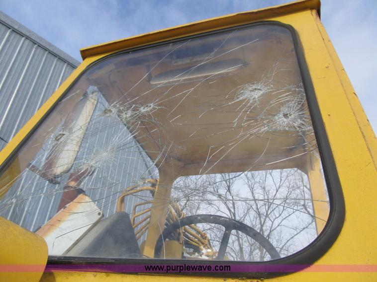 image for item 4012 1979 John Deere 762 scraper