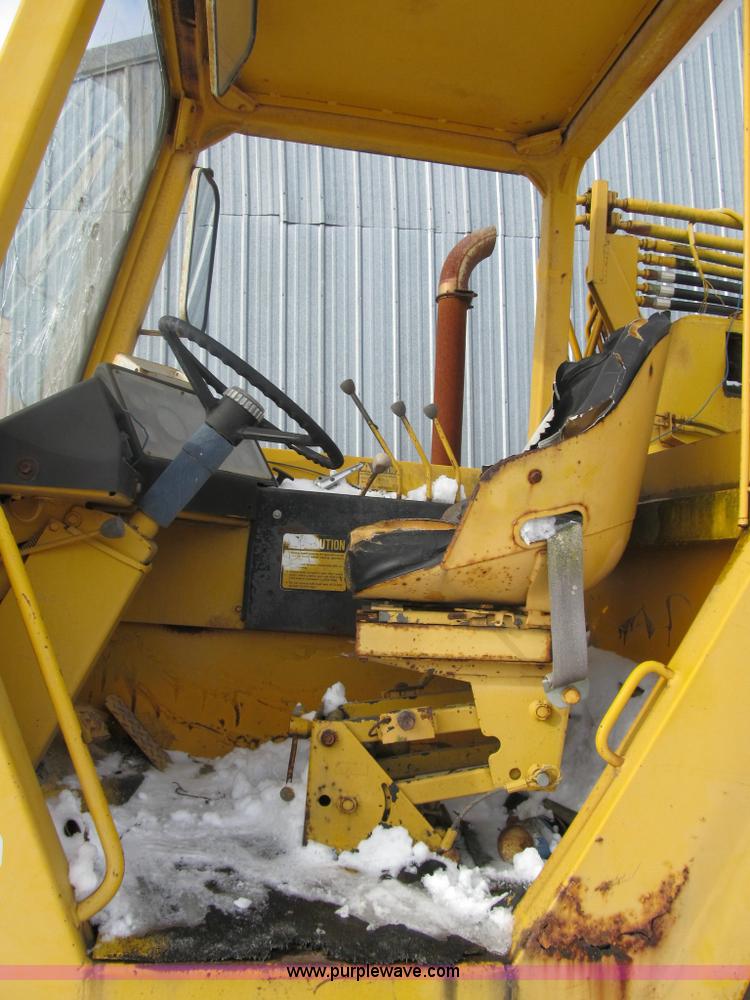 image for item 4012 1979 John Deere 762 scraper