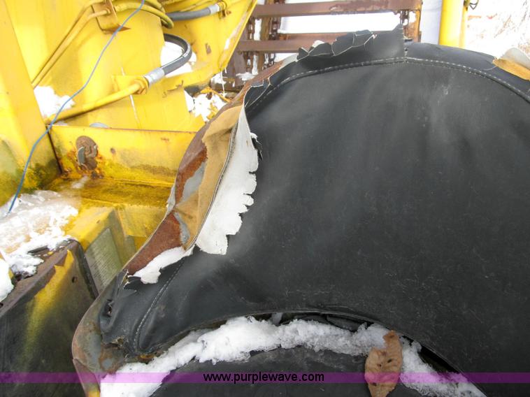 image for item 4012 1979 John Deere 762 scraper