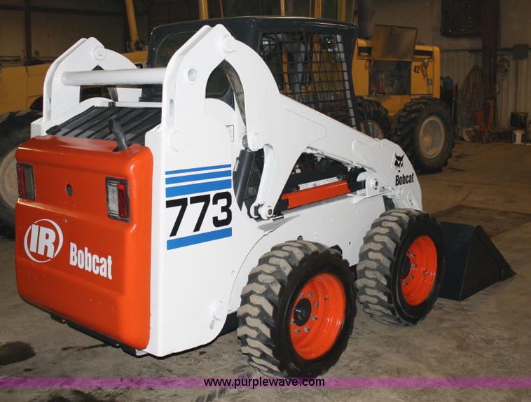 image for item 4773 2000 Bobcat 773 skid steer loader
