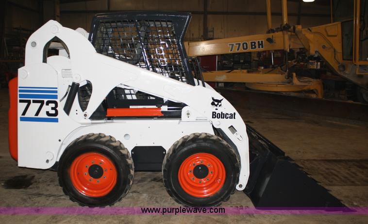 image for item 4773 2000 Bobcat 773 skid steer loader