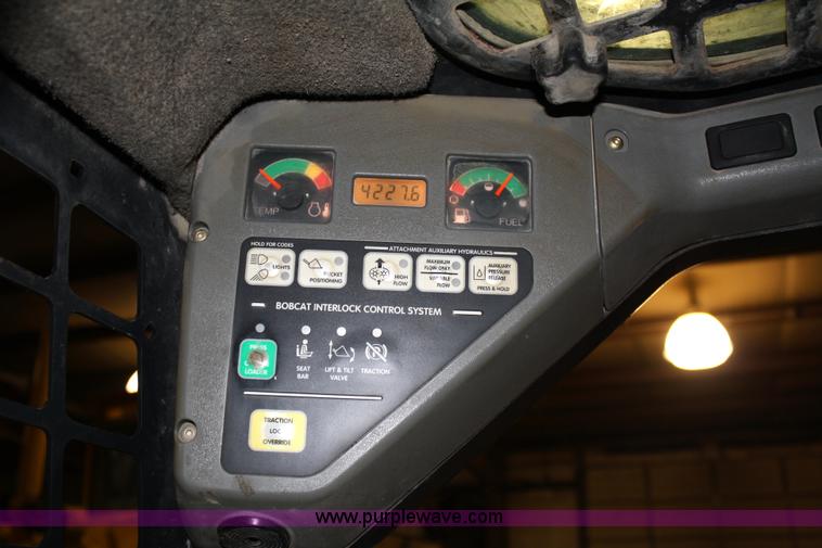 image for item 4773 2000 Bobcat 773 skid steer loader