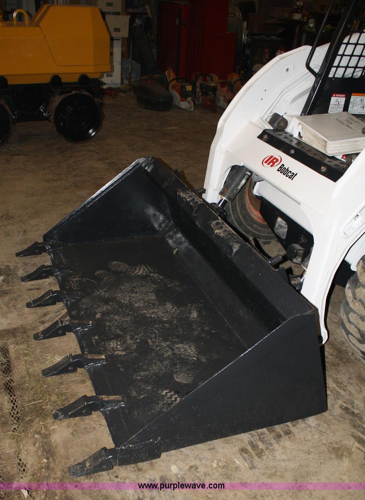 image for item 4773 2000 Bobcat 773 skid steer loader