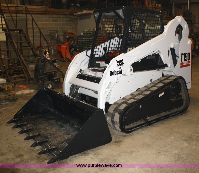 image for item 4774 2004 Bobcat T190 skid steer track loader