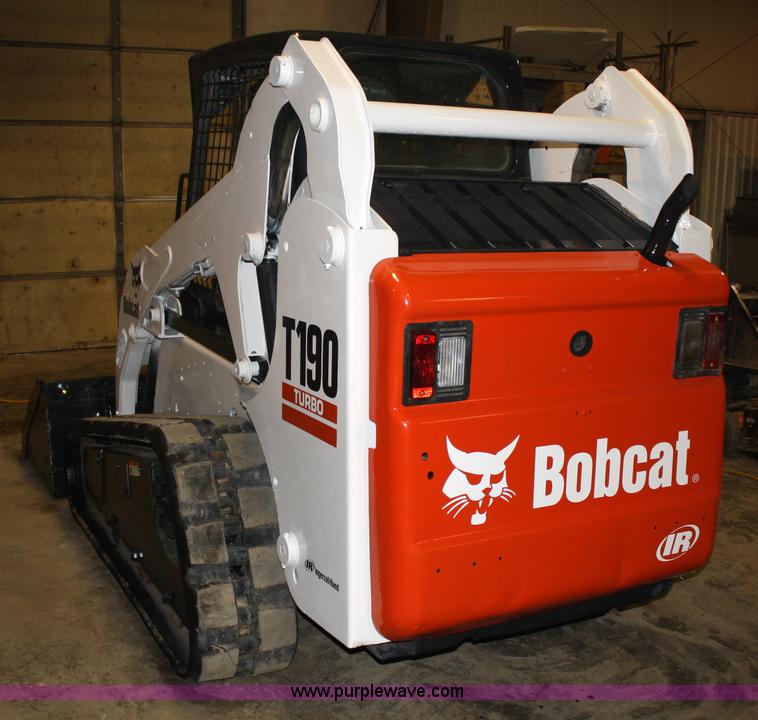 image for item 4774 2004 Bobcat T190 skid steer track loader