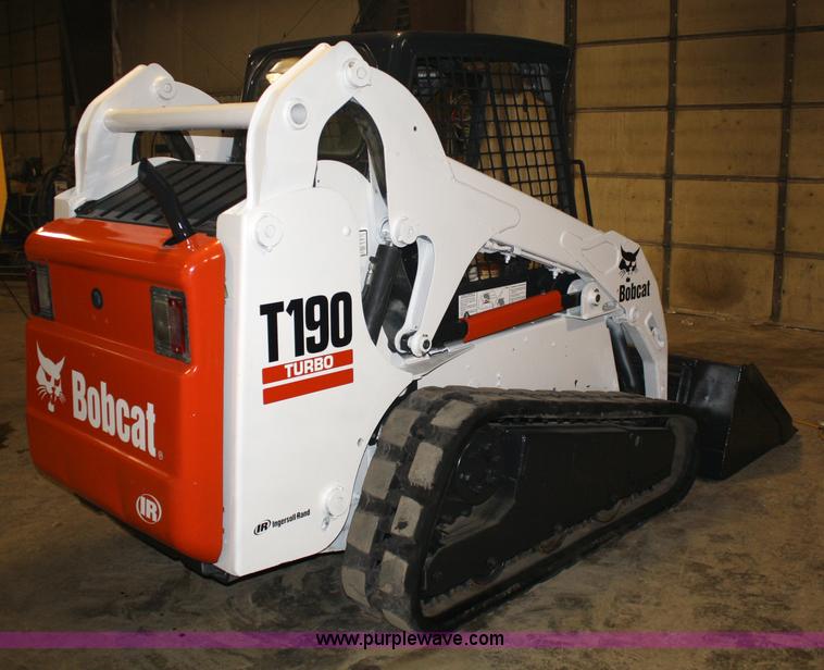 image for item 4774 2004 Bobcat T190 skid steer track loader