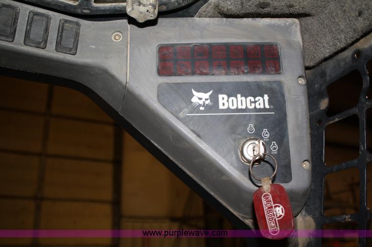 image for item 4774 2004 Bobcat T190 skid steer track loader