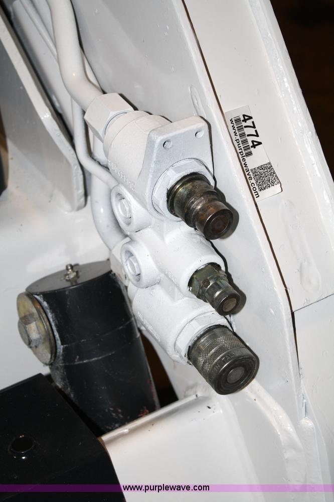 image for item 4774 2004 Bobcat T190 skid steer track loader