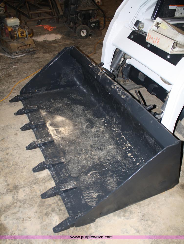 image for item 4774 2004 Bobcat T190 skid steer track loader