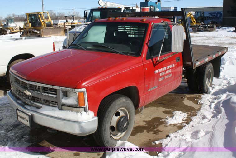 image for item 4797 1998 Chevrolet C3500 pickup truck